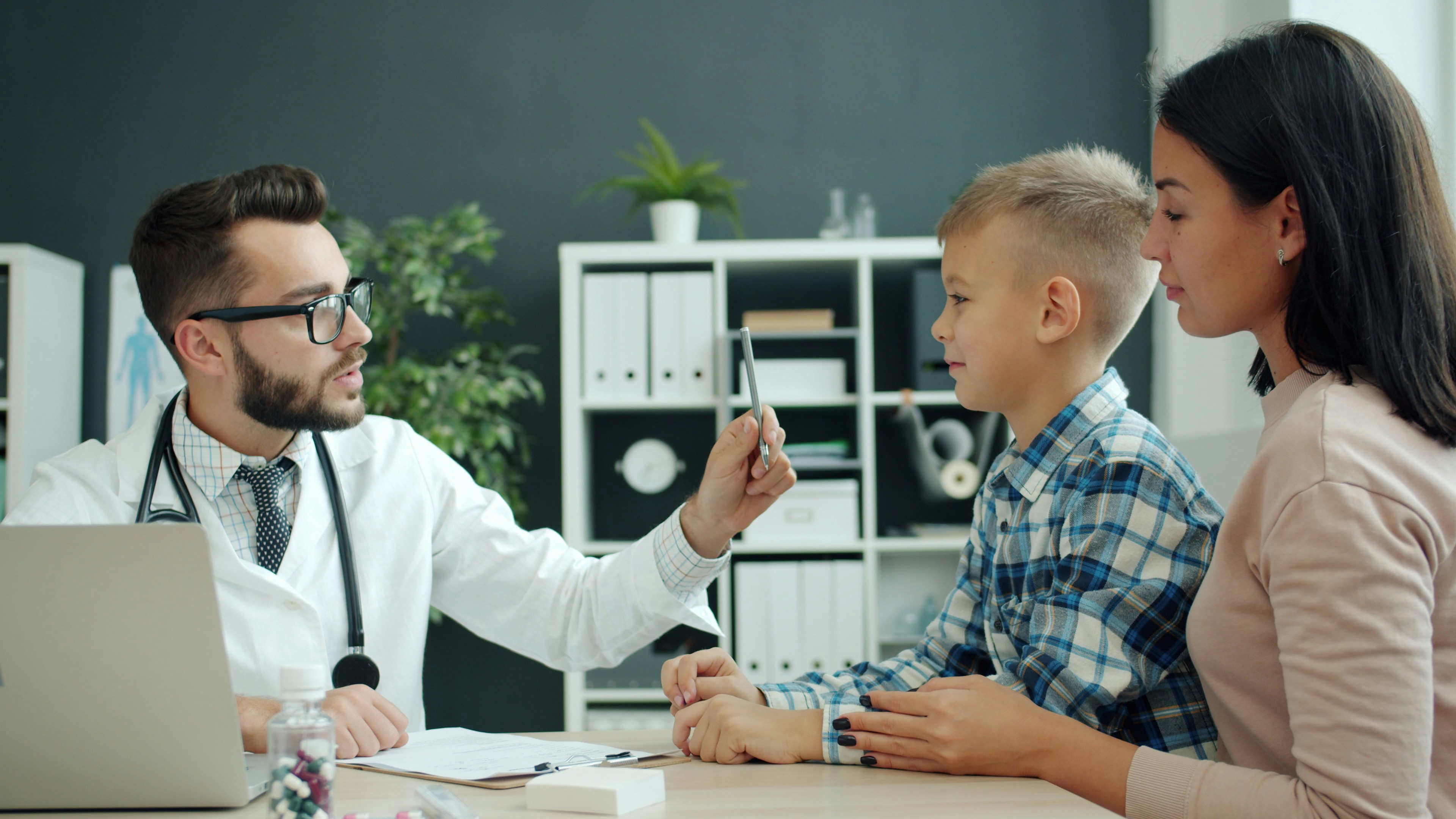 Kapan Harus ke Dokter? Kenali Tanda Bahaya pada Tubuh